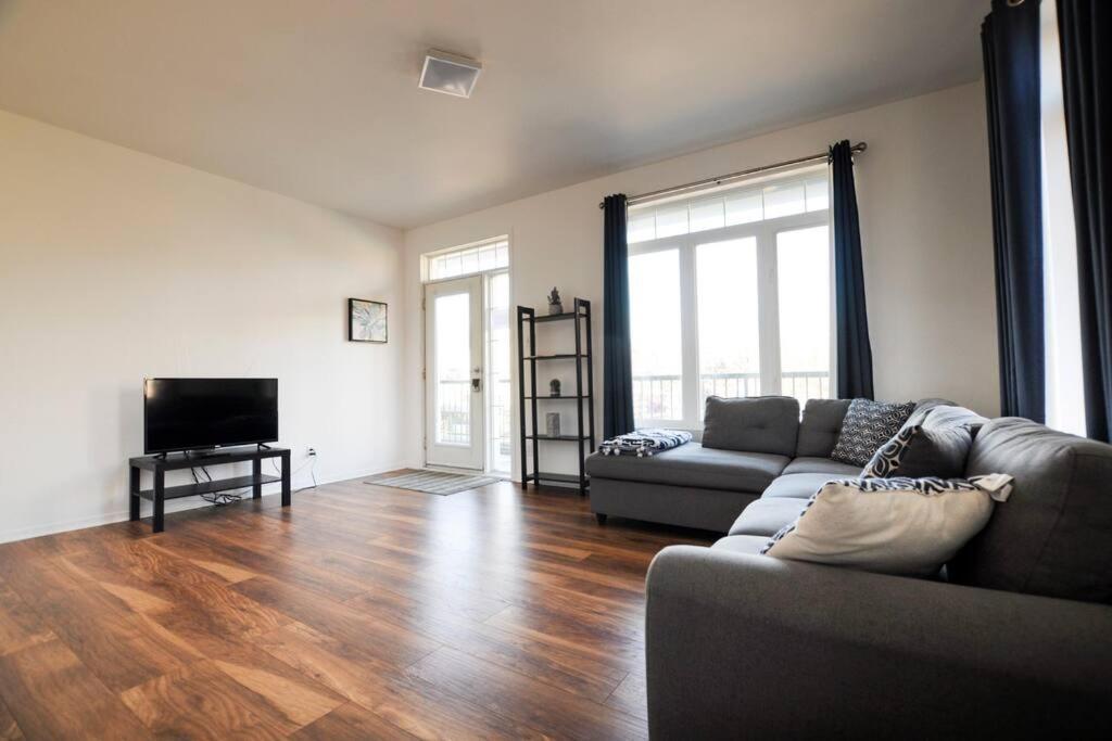 The 1810 - Spacious With Balcony - North Of Quebec Exterior photo