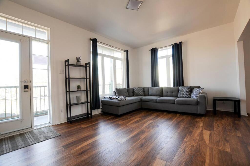 The 1810 - Spacious With Balcony - North Of Quebec Exterior photo